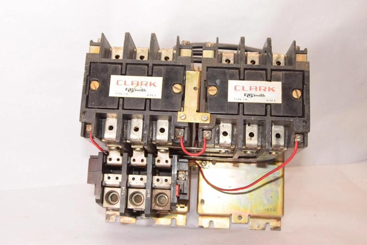 Used CLARK AOSmith T30U033 TM Size 3 3Ph Reversing Starter 120V Coil