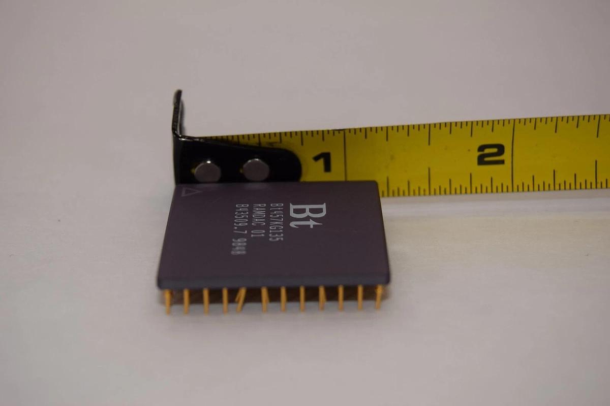 (NEW) BROOKTREE BT457KG135 RAMDAC 01 Integrated Circuit