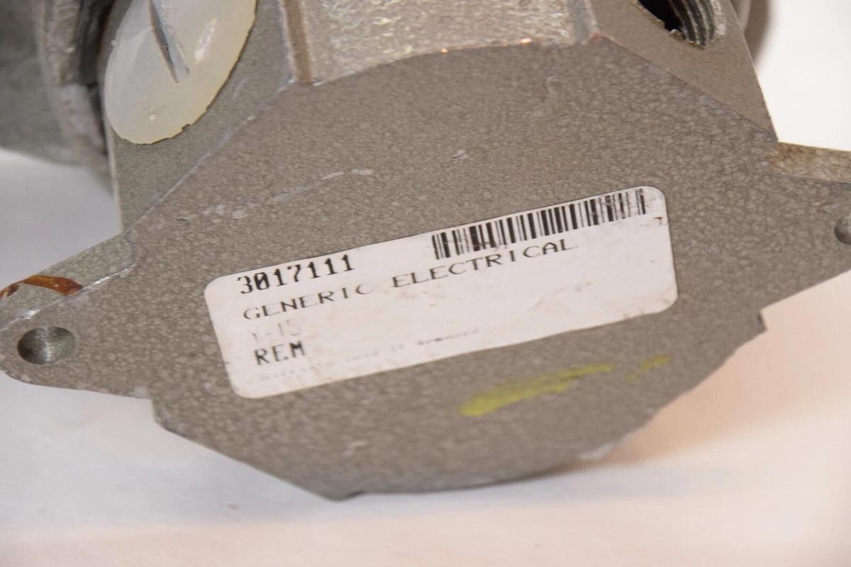 Used (NEW - Lot of 2) GE GENERAL ELECTRIC Y-15 , Y15 , 3017111 REM Light Fixture