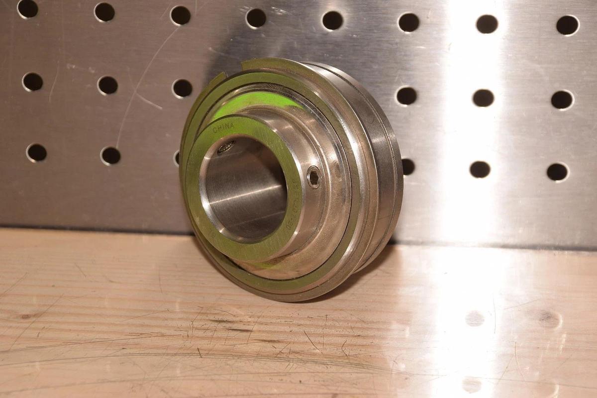 BL Bearing SSER207-20 1-1/4" Insert Bearing w/ snap ring SER207 20 ER 1.25