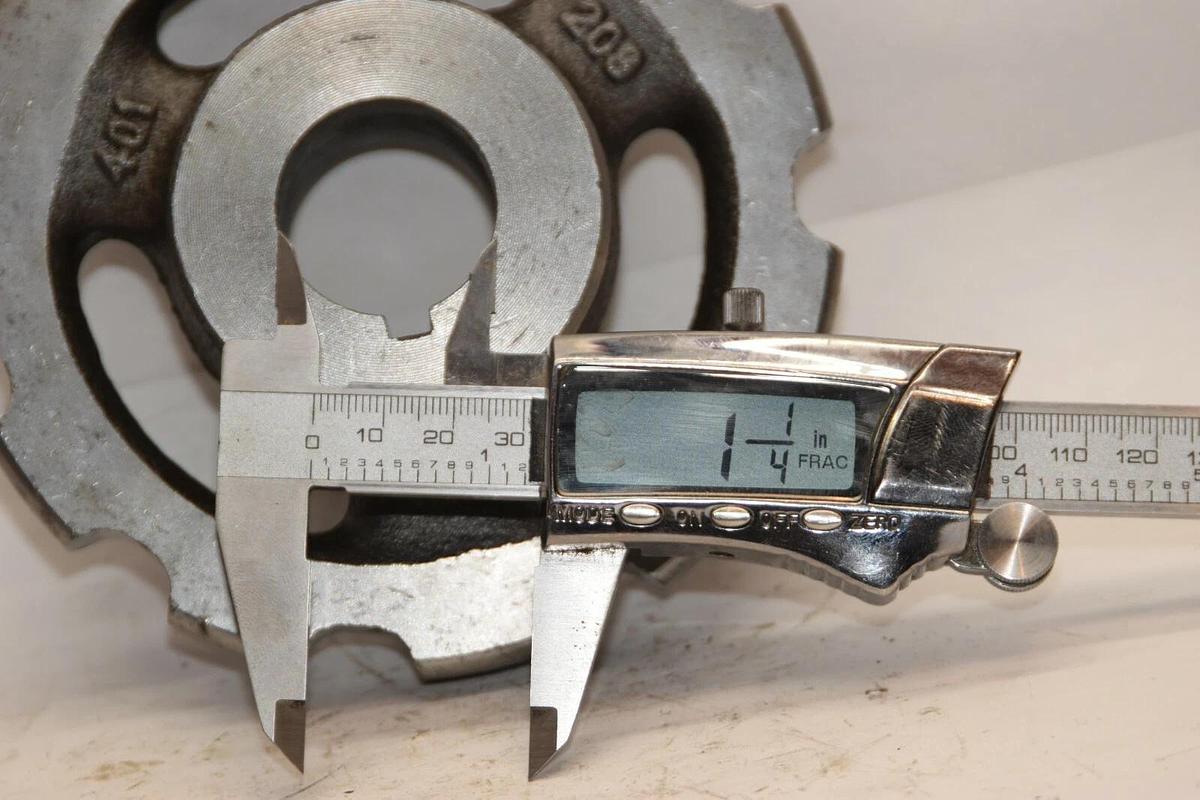 (NEW) REX 880 11T 88011T 401 208 1-1/4" Bore 11 Teeth Sprocket