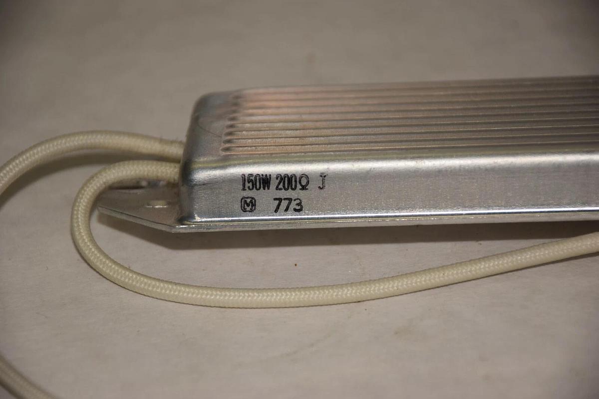 Used MOELLER 773 150W 200Ω Heating Plate Element