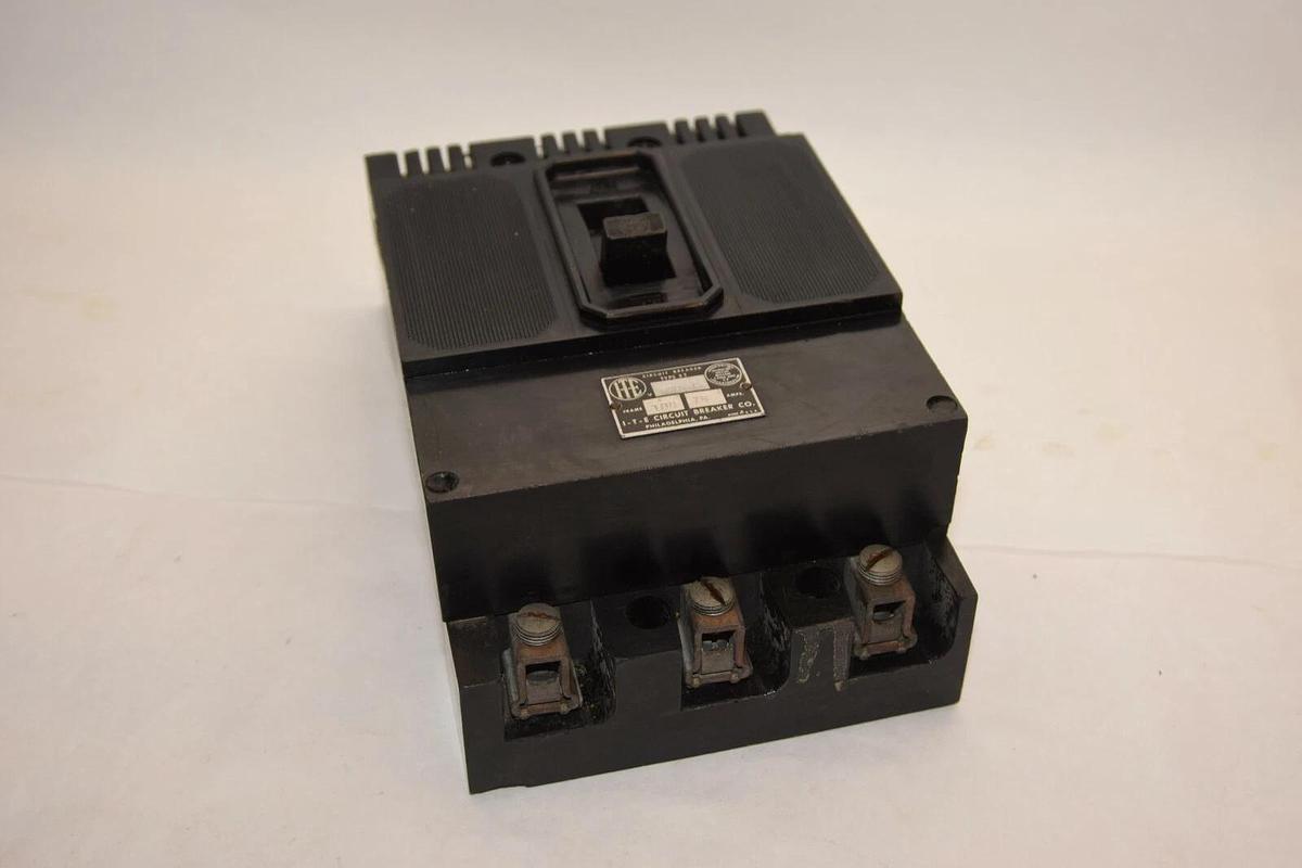 Used ITE TYPE ET 600Vac Frame 100 70A 70 Amp A 3 Pole Circuit Breaker