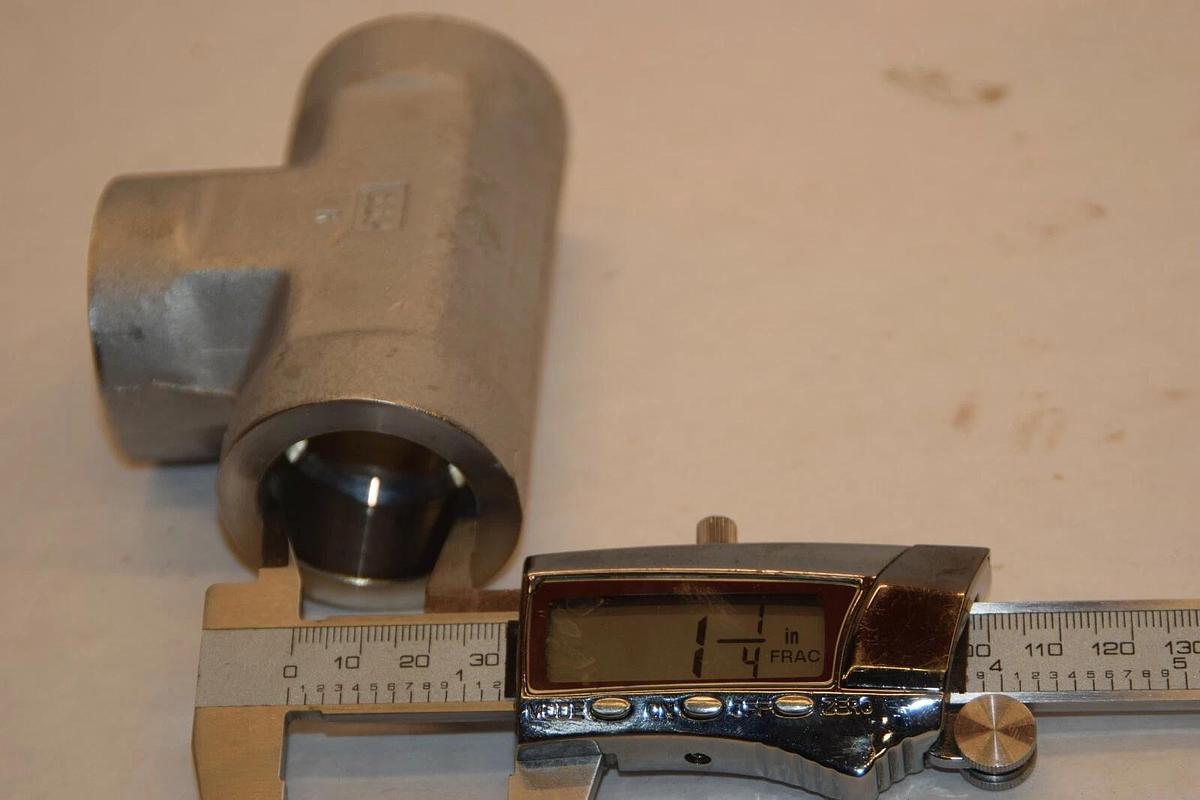 NEW ASP SSP 1714302 20SWT 1-1/4" TEE T TUBE ADAPTER STAINLESS STEEL