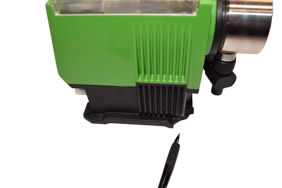 Used Alldos Eichler Gmbh 205-0.8 D02/A04/V01/P02 E26 0.254gph Metering Pump *Chip*