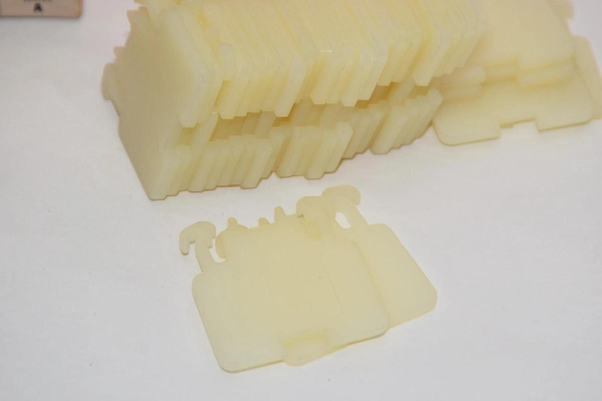 (NEW - Box of 28) ALLEN BRADLEY 1492-N16 End Barrier For CA and CD Blocks