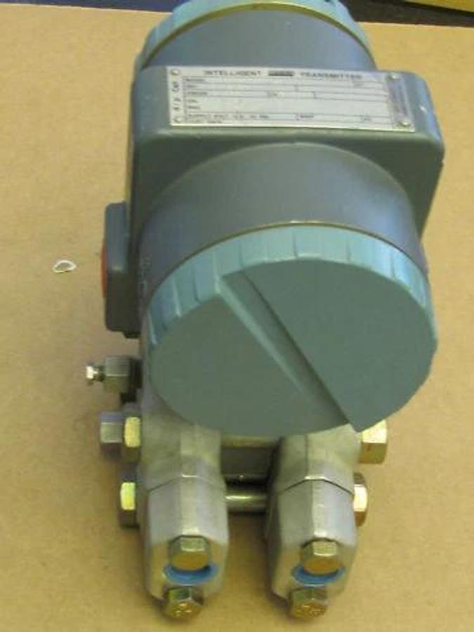 Foxboro Intelligent Transmitter 823DP-D3S1NL2 NEW