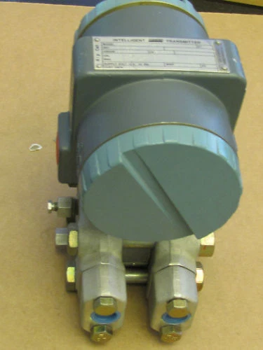 Foxboro Intelligent Transmitter 823DP-D3S1NL2 NEW