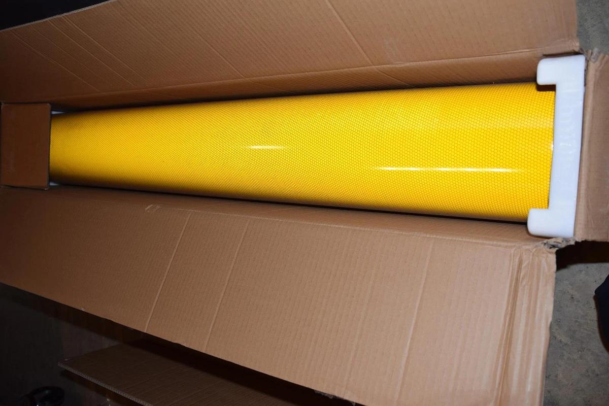 AVERY DENNISON OMNICUBE Reflective YELLOW 0550101A1  50YD 600 Sq Ft T-5501-B 3M