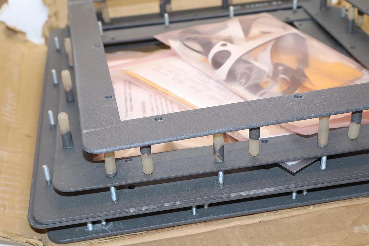 Used (4) Cutler Hammer Collar 24xx to 1500/1700 Touch Panel 1524TP 1524TP-00 *NEW