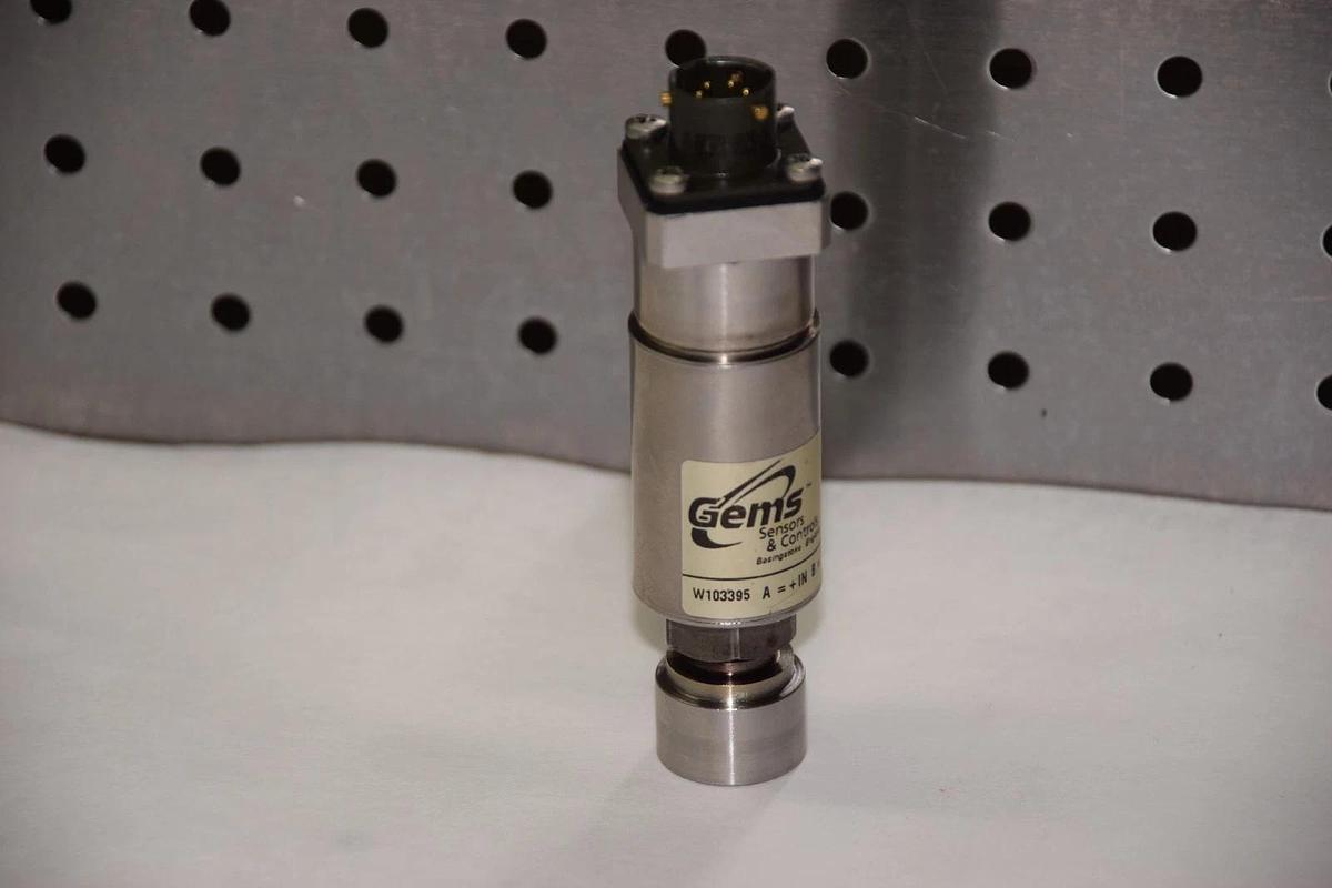 Used GEMS SENSORS 2600RGB1000C3UB001 Range - 7BAR G output 0-5V supply 6.5-35VDC