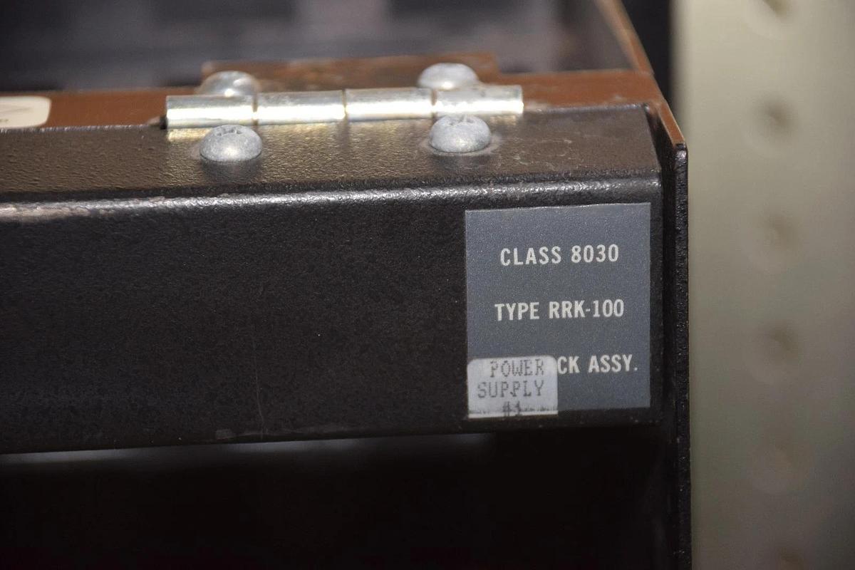 Used SQUARE D 8030 RRK-100 SER.E1 SY/MAX RACK ASSY 5-SLOT 30618-500-52