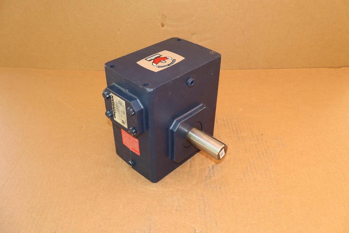 IRONMAN GROVE GEAR Box Speed Reducer GRG-B-826-15-L GRG8260004.00 15:1 (NEW)