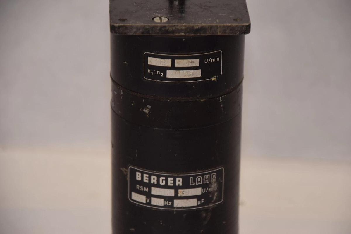 Used BERGER LAHR 220V 60Hz 0,6uF 900u/M 65K rsm E 60u/min n1:n2 15 Stepper Motor