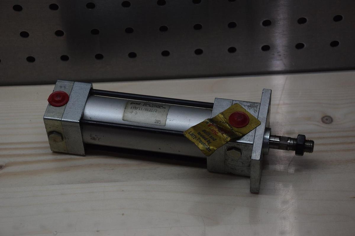 PHD AVRF11/8X21/2-P-D PNEUMATIC CYLINDER NEW