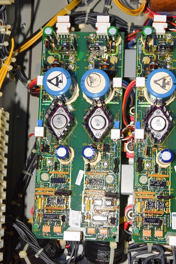 Used Westinghouse Accutrol 200 Adjustable Frequency Control A2T152B-10117 15hp 460v