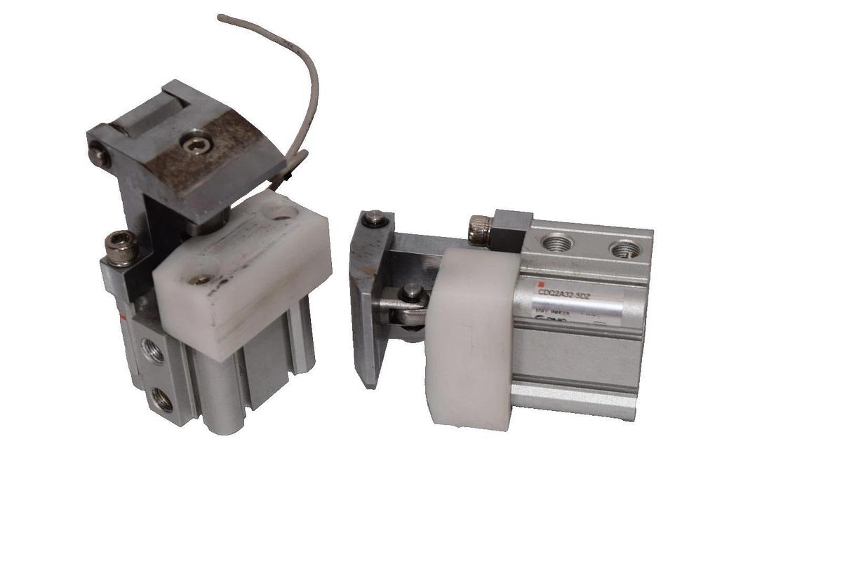Used SMC CDQ2A32-5DZ , CDQ2A325DZ Pneumatic Cylinder - Lot of 2