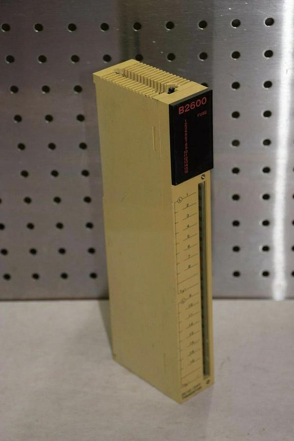 Used YASKAWA JAMSC-B2600 12-24V TRANSISTOR OUTPUT MODULE