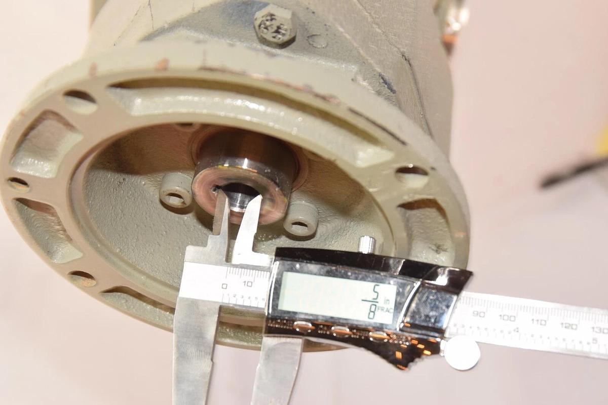 (NEW) STERLING 2300HWFHQ755615 1750rpm 1.52HP 75:1 Ratio Gearbox