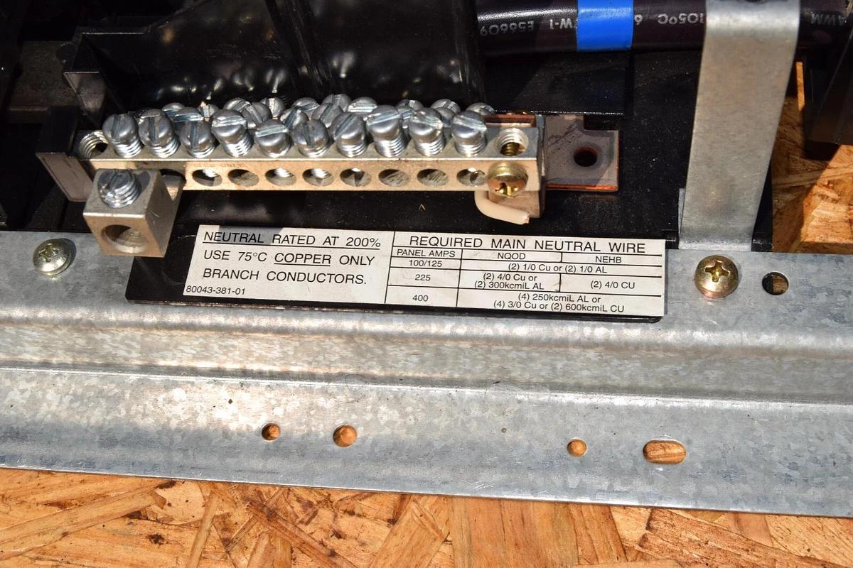 Used Square D 42 Circ 225A Main Lug Panelboard Interior NQOM442L225CNLB 20a 30a 3ph