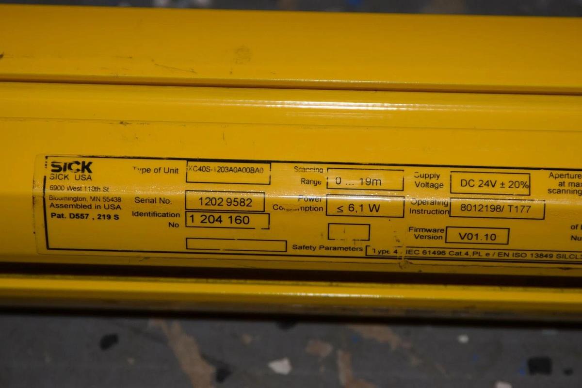Used SICK XC40S-1203A0A00BA0 C4000 Series 1200mm 24Vdc  Light Curtain Sender