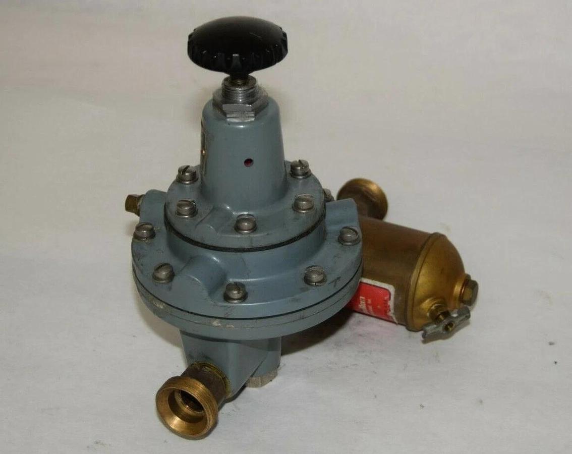 Used MOORE 42H30 0-30psi Nullmatic Pressure Regulator With Air Filter