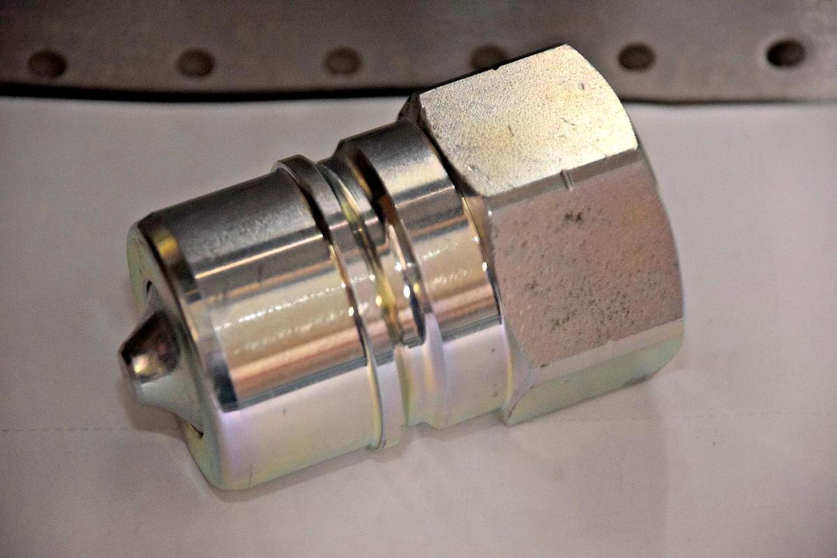 Dixon Male Coupling K10F10 K-Series 1-1/4" DQC ISO-A 5600 Female 1-1/4" NPTF New