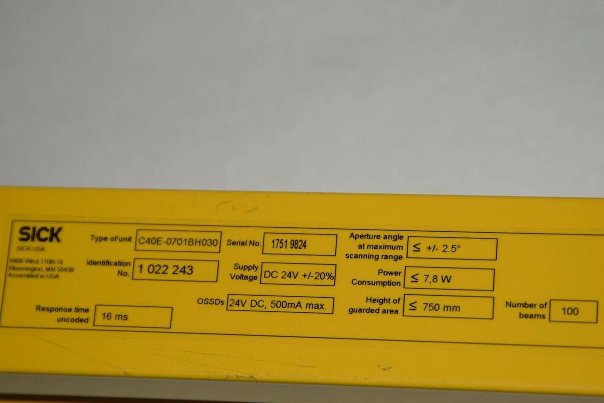Used SICK C40E-0701BH030 C4000 1022243 17519824 V01.01 24V Safety Light Curtain