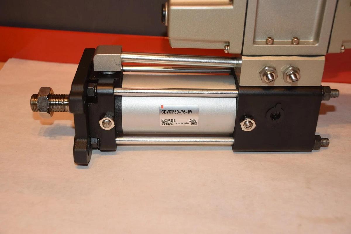 (New) SMC CDVS1F50-75-1W WITH VS4224-001 0-1MPa PNEUMATIC CYLINDER WITH VALVE