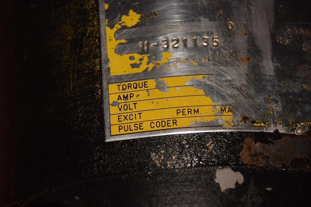 Used Fanuc  DC Servo Motor 011, (2000M) M-321135  83.9 1500 RPM 12A