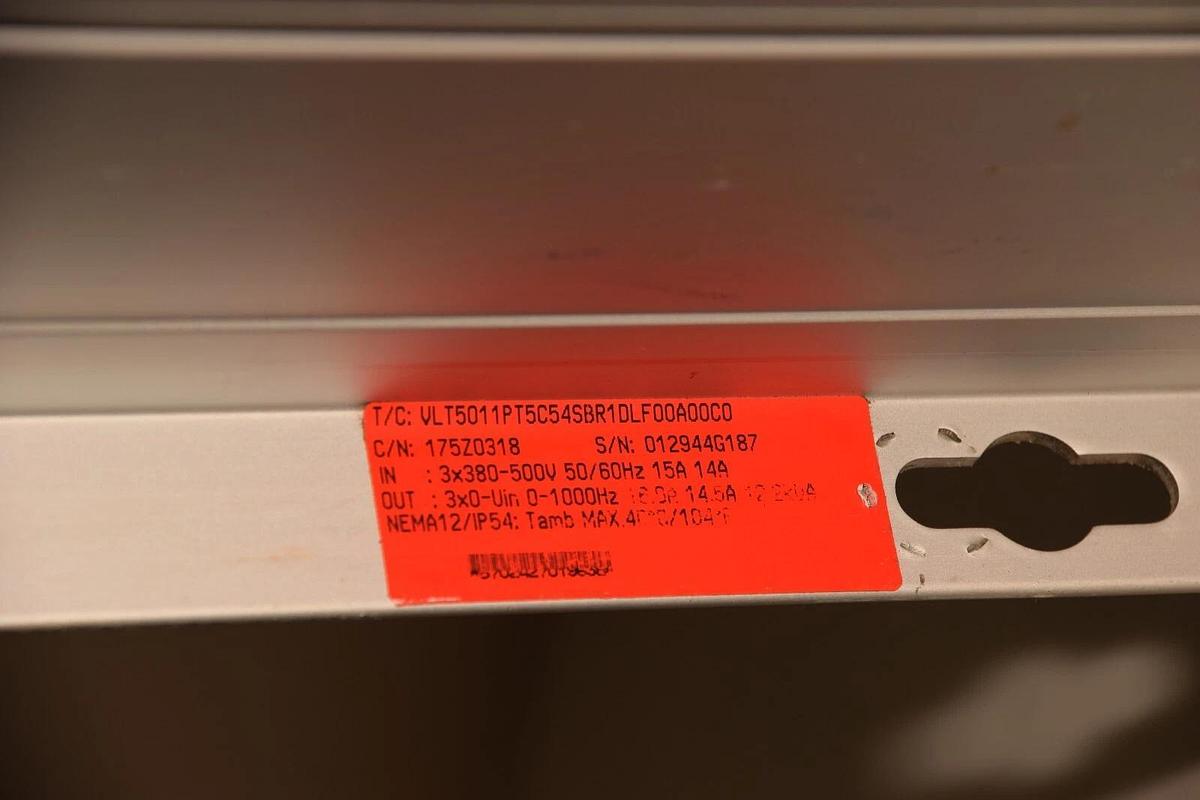 Used DANFOSS VLT5011PT5C54SBR1DLF00A00C0 VLT 5000 12.2kVa Drive