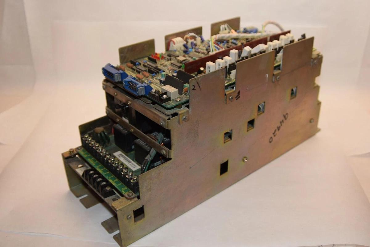 Used ALLEN BRADLEY 8520-AA6 8520AA6 EM862942*1 Series A Servo Drive