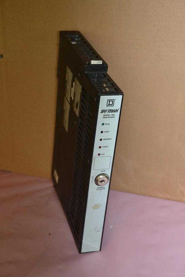 Used SQUARE D SY/MAX MODEL 700 PROCESSOR 8020 SCP724 R X SER. I/J G/I REV. 6.00