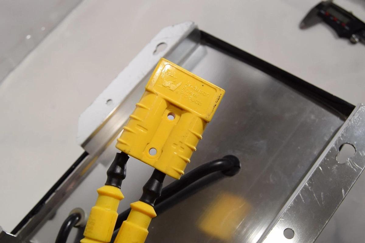 Used DeltaVolt PS4 Quad Pro Four 15Amp (4-Banks) Lithium Marine Battery Charger Boat