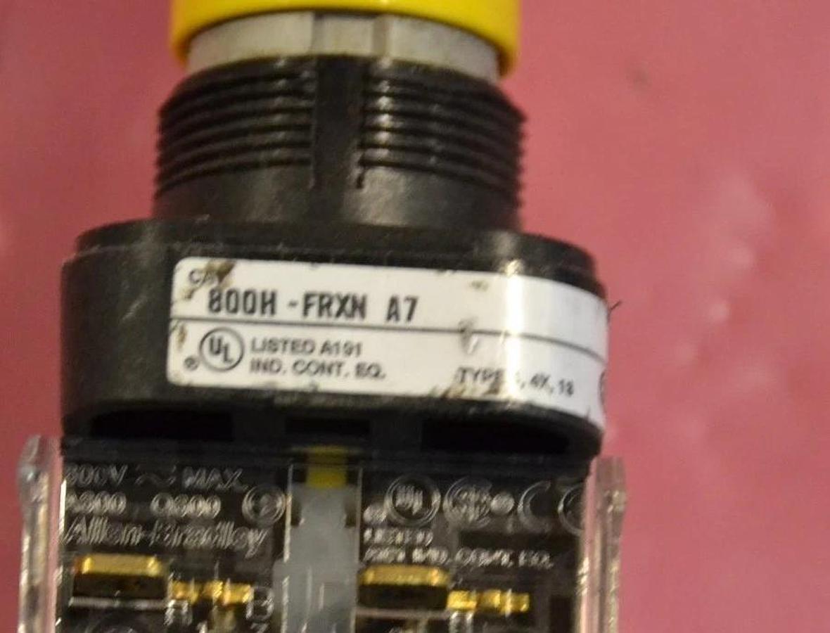 Used ALLEN BRADLEY PUSHBUTTON 800H-FRXN A7 800H FRXN 800HFRXNA7 SER F