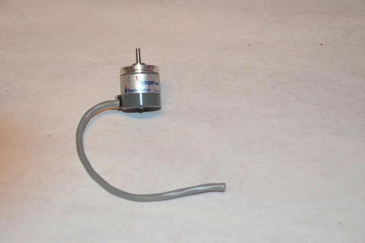 Used DYNAPAR DANAHER CONTROLS E1101001200 1/8 SERVO MT 5V ENCODER