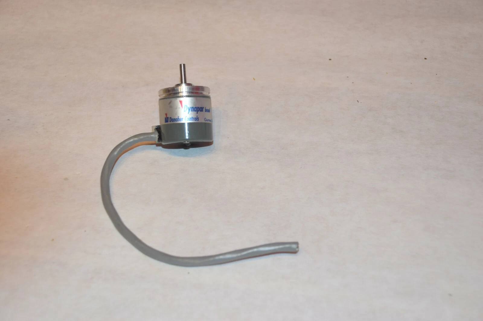 Used DYNAPAR DANAHER CONTROLS E1101001200 1/8 SERVO MT 5V ENCODER