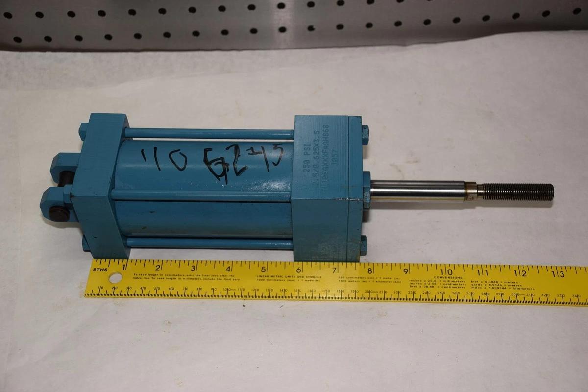 (New) VICKERS TL10EAXXXFAAH868 J057 250psi 5/8" CYLINDER