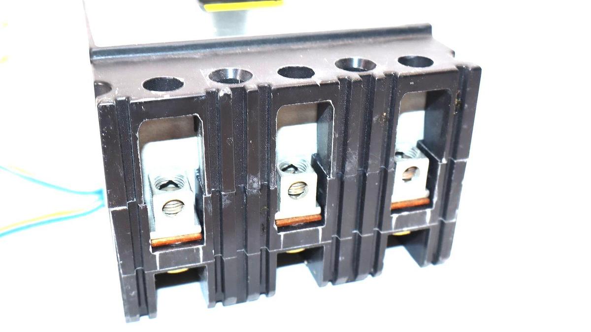 Square D Circuit Breaker 30A FH 30A FH30A FHL360301352 30 Amp 3P (New)