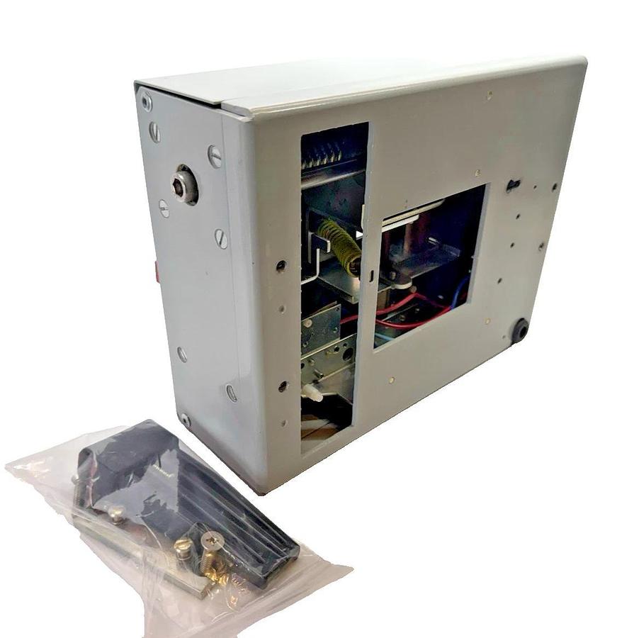 Used Eaton LD MDL EOP4MT07 Motor Operator Breaker Breaking 120vac E0P4MT07