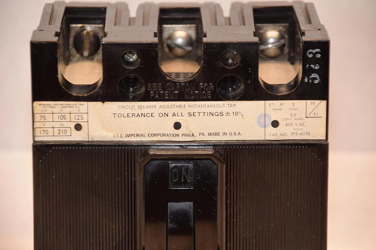 Used ITE EF3-A025 EF3A025 2737-52-1  3 pole 600V 25a 25 A Amp Circuit Breaker