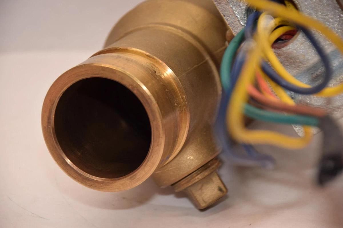 Used VICTAULIC 1-1/2 , 1-1/2/48.3 FireLock Ser. 728 Ball Valve W/ Supervisory Switch