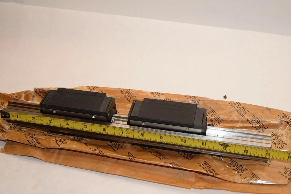 (NEW) THK HSR30R2ZZ+360L-II 360mm Length 30mm Bar Width Linear Guide