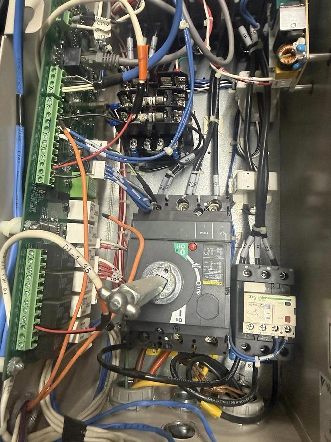 Used Yaskawa AC Drive Z1B1B034PMB Z1000 Bypass Inverter 3ph 480v 34a CIMR-ZU4A0034FAA