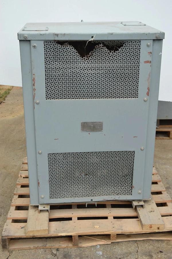 Used R E UPTEGRAFF 300 KVA Transformer 4160V Primary 208V Secondary 208Y/120V 300KVA