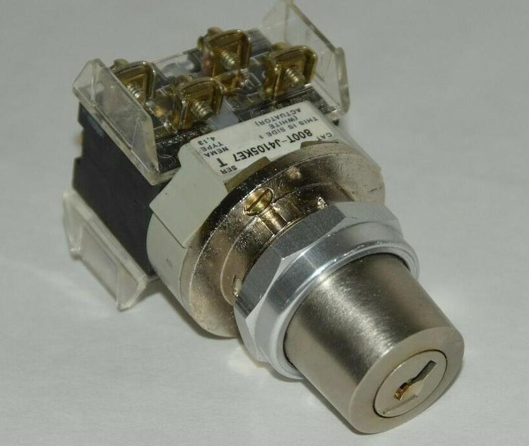 (NEW) ALLEN BRADLEY 800T-J4105KE7 800TJ410 Series T 3 Pos Selector Key Switch