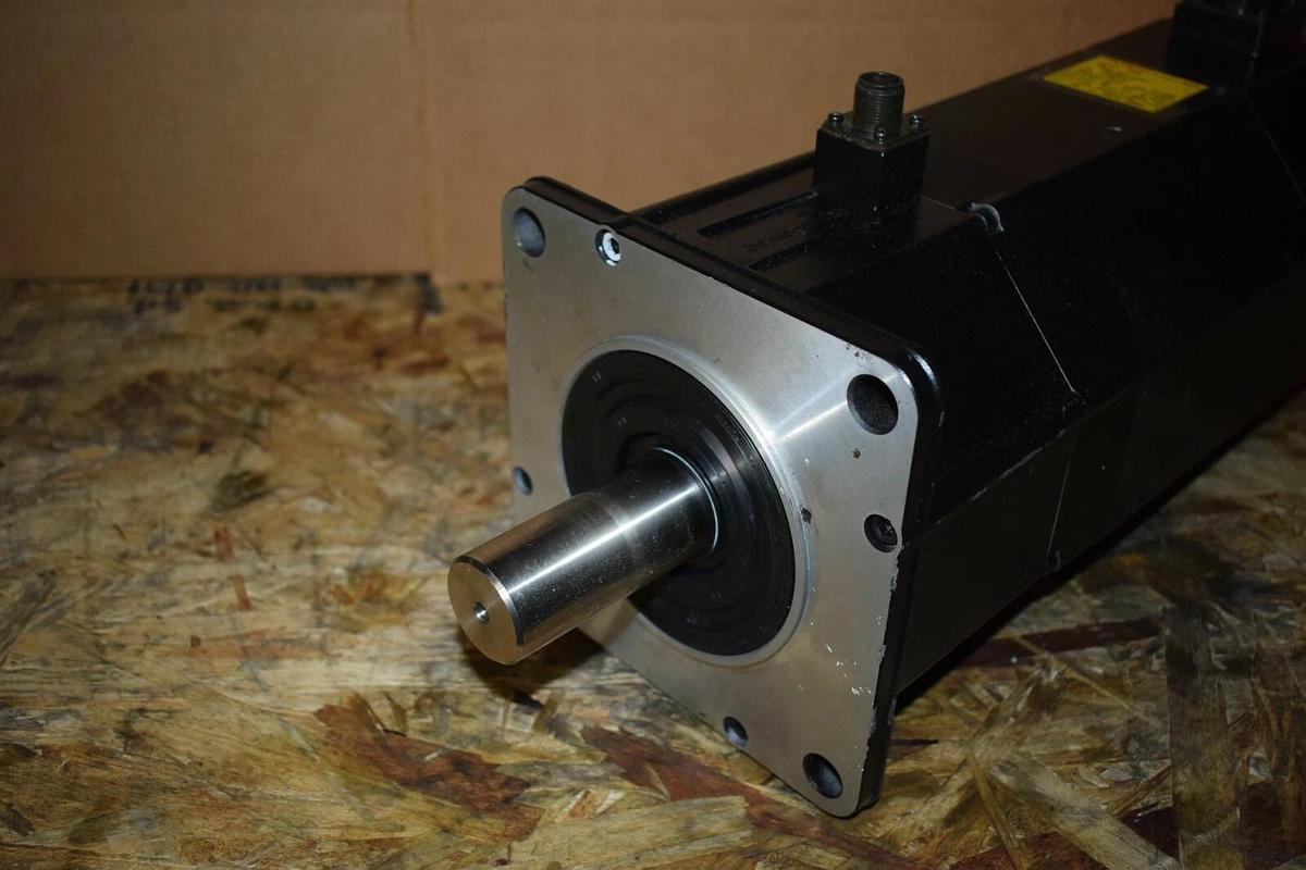 Refurbished FANUC A06B-0502-B267 / A06B0502B267 20S  AC Servo Motor