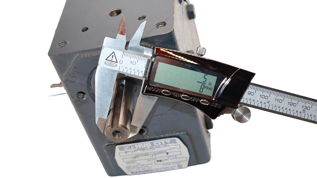 Used Hub City Gear Box Speed Reducer 0230-01368 023001368 Model 181 Style B 25:1 *NOS