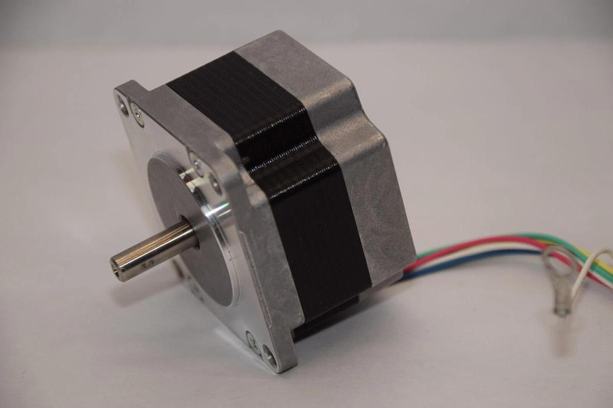 Used VEXTA C084H-9212K 2Phase 0.4A 30Ω 1.8 Degree Stepping Motor