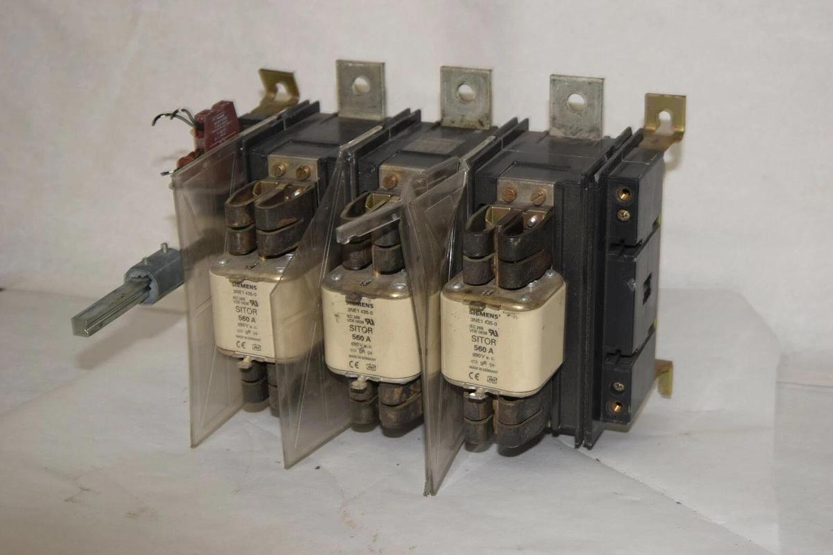 Used SIEMENS 630 Amp Switch Fusible Disconnect with fuse  3KL61 30 1AB0 3KL6130-1AB0
